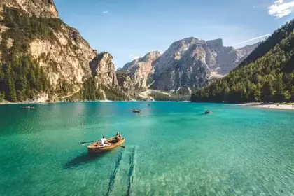 * سفر به قلب طبیعت